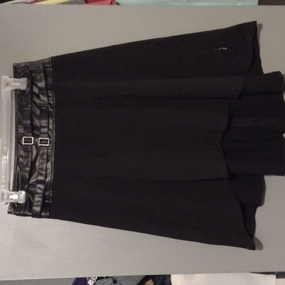 Tripp NYC size small double belted black skirt - Picture 1 of 10